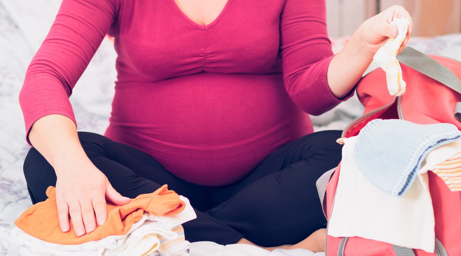 I Ordered a Fully-Stocked Hospital Bag at 38 Weeks Pregnant (And It Was  Life-Changing)