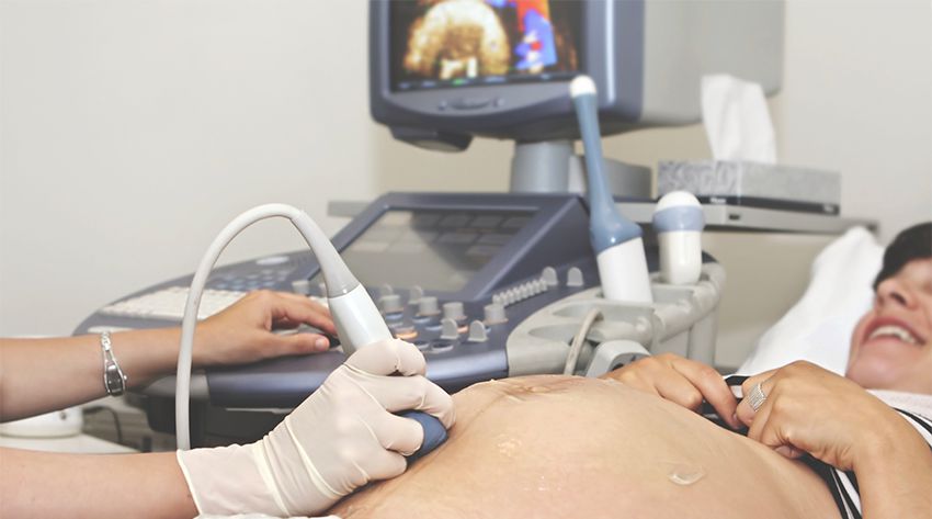 pregnant-mother-pregnancy-scan